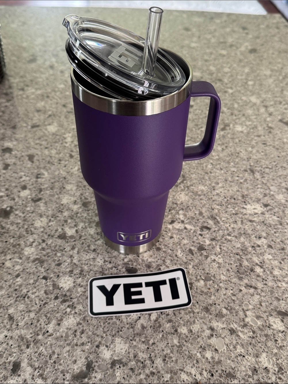Yeti 35oz/1035ml Tumbler with Handle in Purple